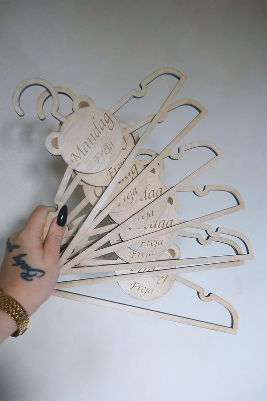 Hverdags bøjler med/uden navn (7 stk)